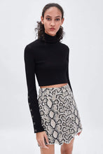 Load image into Gallery viewer, SNAKESKIN PRINT MINI SKIRT