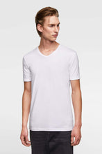 Load image into Gallery viewer, BASIC SLIM FIT T-SHIRT