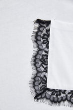 Load image into Gallery viewer, T-SHIRT WITH LACE POCKET