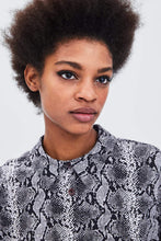 Load image into Gallery viewer, SNAKESKIN PRINT CROPPED SHIRT