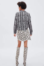 Load image into Gallery viewer, SNAKESKIN PRINT CROPPED SHIRT