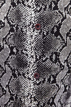 Load image into Gallery viewer, SNAKESKIN PRINT CROPPED SHIRT